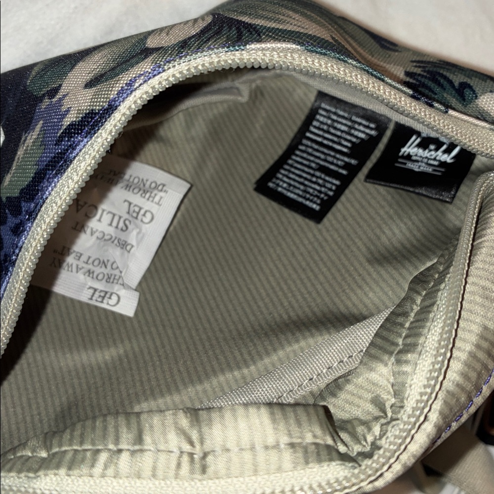 NWT Herschel Supply Classic Hip Pack Floral - Picture 8 of 10